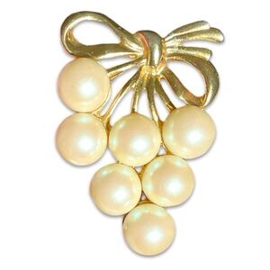 Vintage Pearl Cluster Bow large Brooch Gold Tone Women Jewelry 2.25”*1.5”